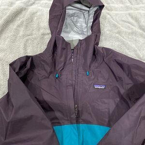 New Patagonia Men’s jacket.